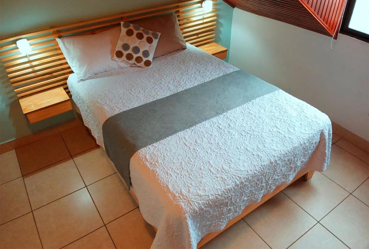 Trebol Amarillo Bed & Breakfast Escazú エクステリア 写真